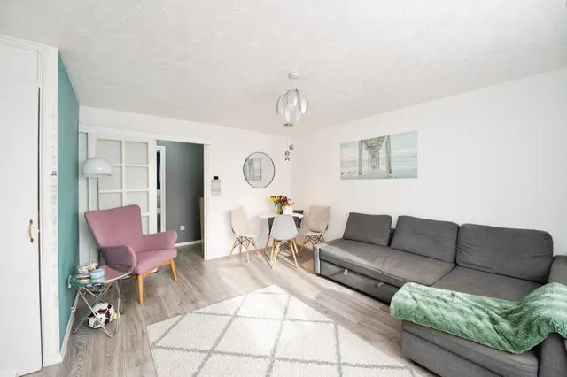 Linnet Way, Purfleet-On-Thames, RM19, photo 3