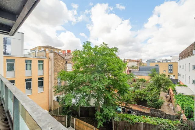 Photo 2 — Salton Square, London, E14