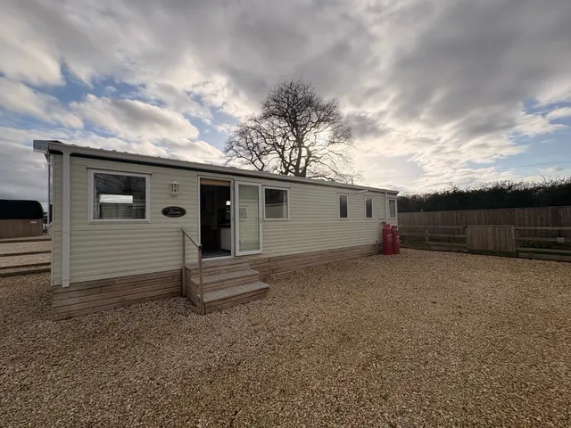 The Willerby Manor Caravan, HR8, photo 2