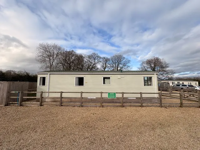 The Willerby Manor Caravan, HR8, photo 3
