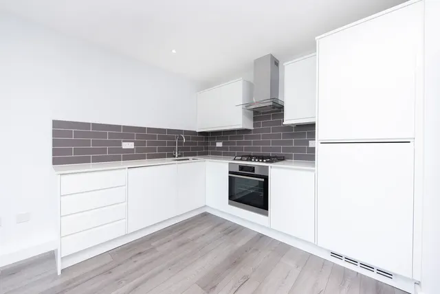 Lambton Road, London, SW20, photo 2