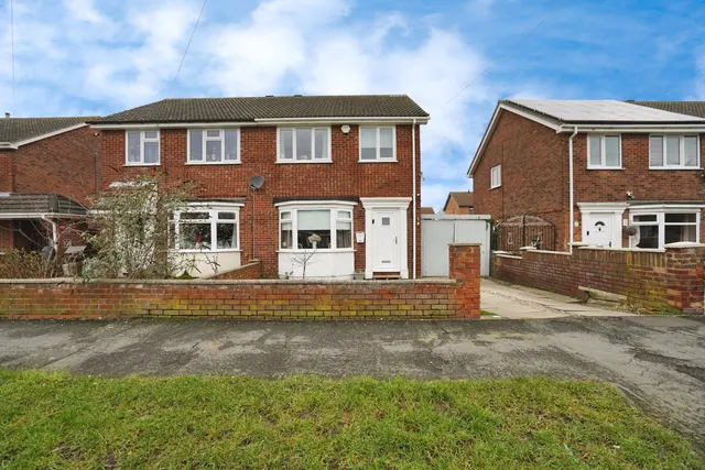 Ferndown Drive, Immingham, DN40, photo 1