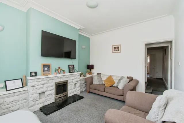 Photo 2 — Ashton Road, CASTLEFORD