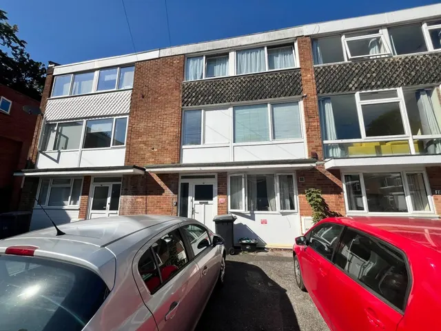 Sparkford Close, Winchester, photo 1