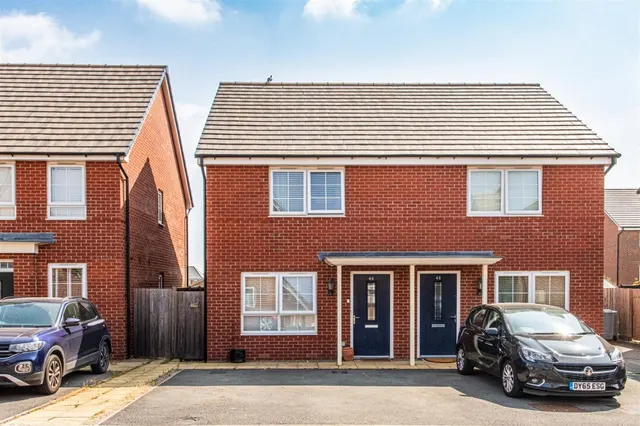 Grimsthorpe Avenue, Barton Seagrave, photo 1