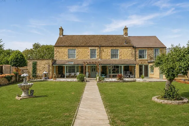 High Street, Twywell, NN14, photo 1