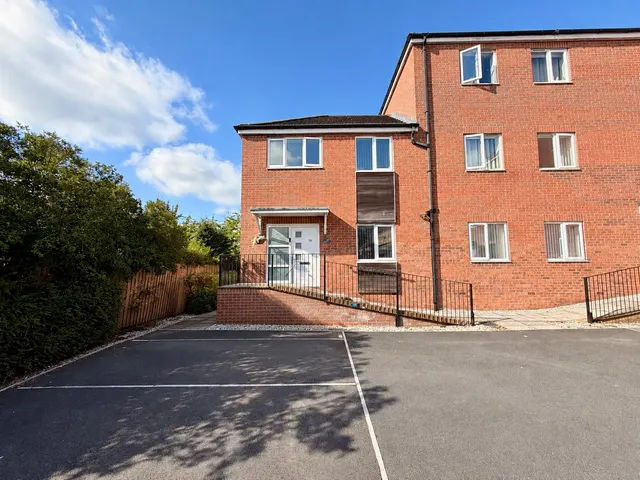 Swarcliffe Approach, LEEDS, photo 1