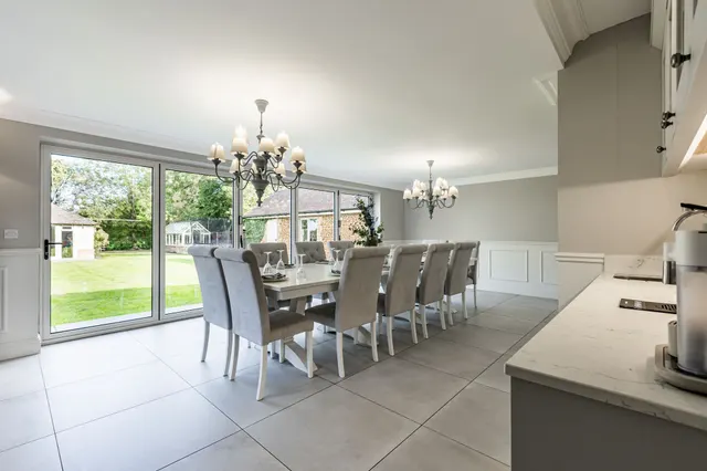 Impressive Four Bedroom Detached Home, photo 3