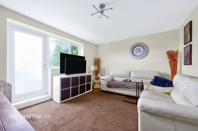Photo 2 — Merefield Gardens, Tadworth