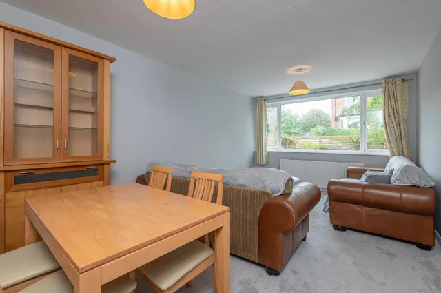 Gledhow Wood Avenue, Roundhay, LS8, photo 3