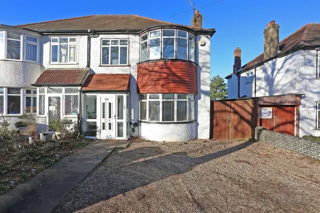 Alberta Avenue, Cheam, Surrey, SM1 2LJ, photo 1