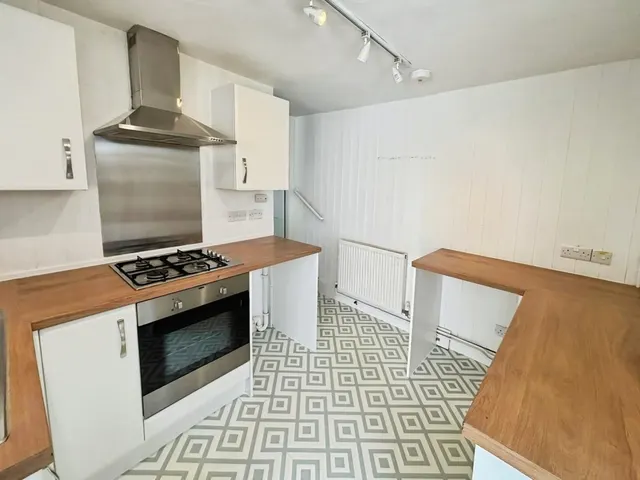 Brunswick Street, BA20, photo 2