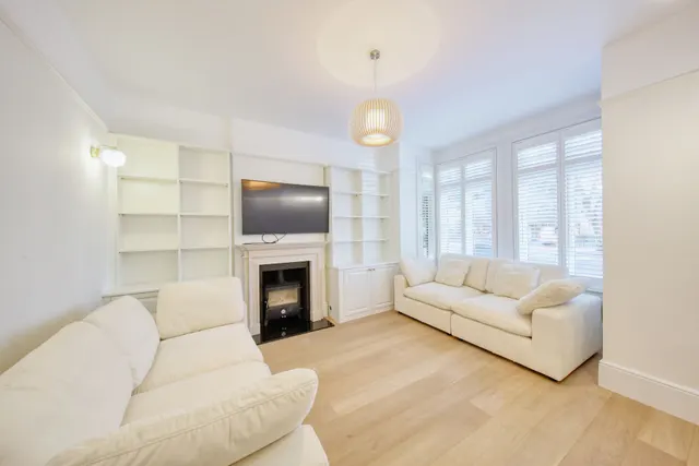 Photo 3 — Cedars Road, Hampton Wick, KT1 4BE