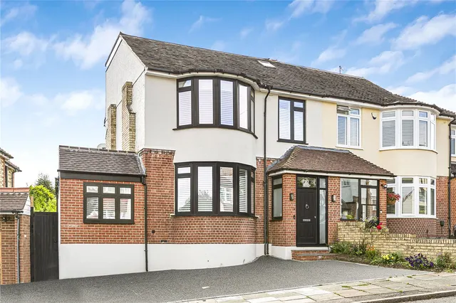 Cedar Avenue, Barnet, Hertfordshire, EN4 8DY, photo 1