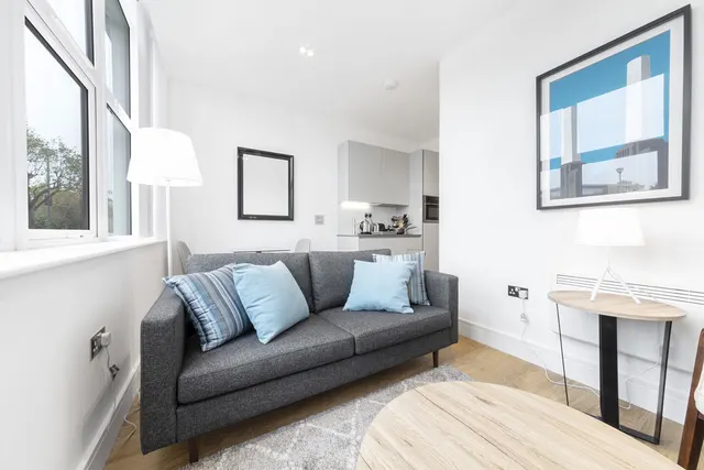 Laporte Way, Luton, photo 1