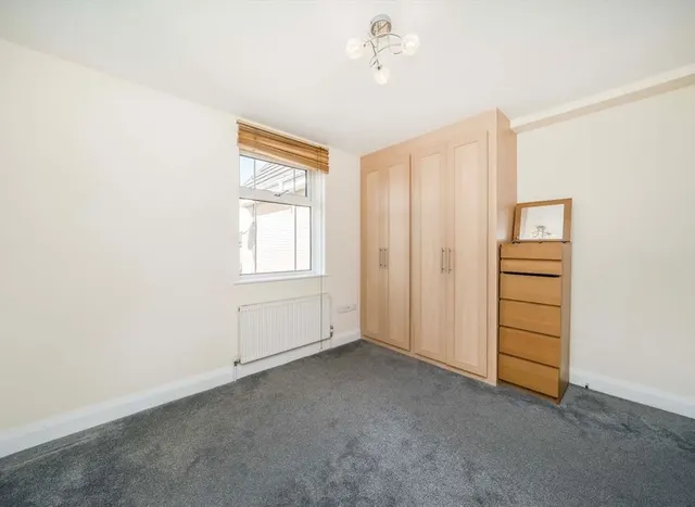 Photo 3 — Villiers Road, Kingston Upon Thames, KT1