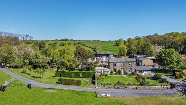 Carlton Lane, Guiseley, LS20, photo 2