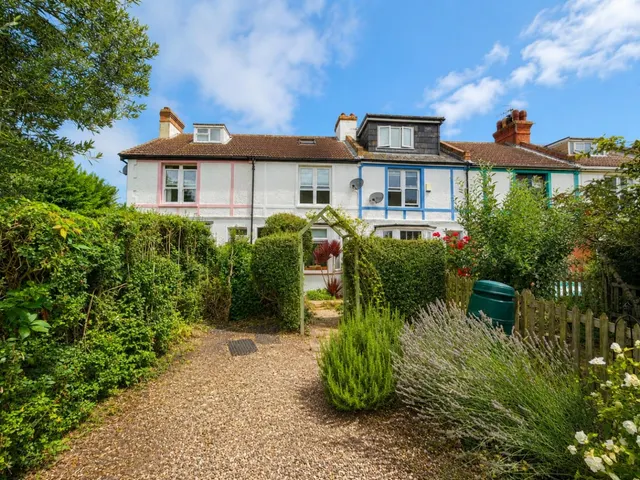 Victoria Terrace, Hythe, photo 1