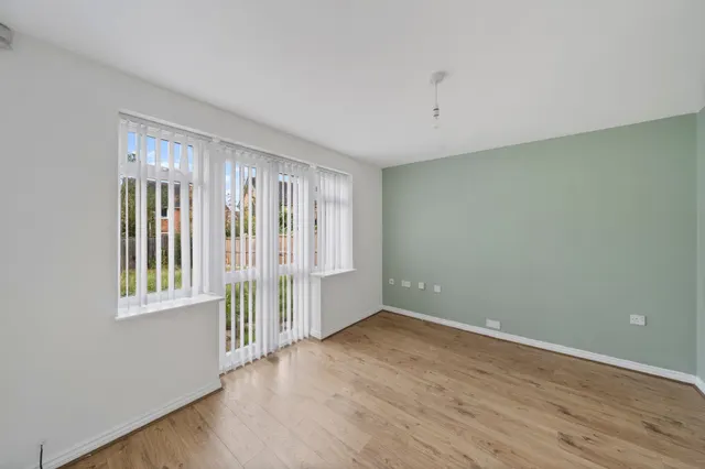 Crystal Close, Platt Bridge, WN2, photo 2