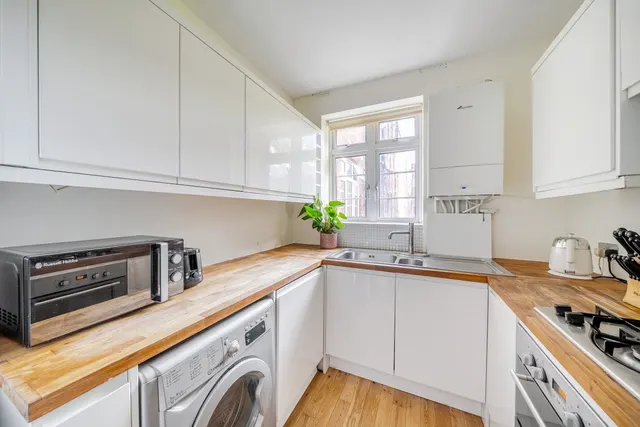 Photo 3 — Argyle Road, West Ealing, London, W13