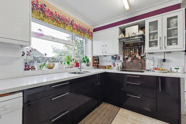 Allesborough Drive, Pershore, WR10, photo 3