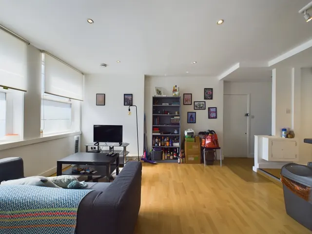 Earlsfield Road, London, photo 1