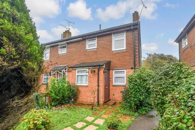 Goteley Mere, Kennington, TN24, photo 1