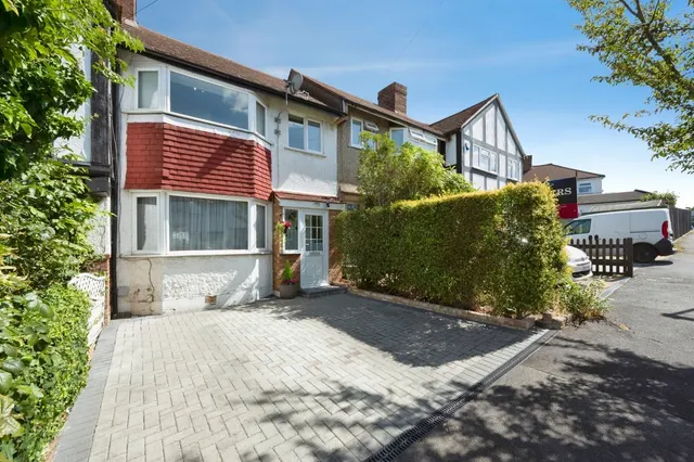Buckland Way, Worcester Park, KT4, photo 1