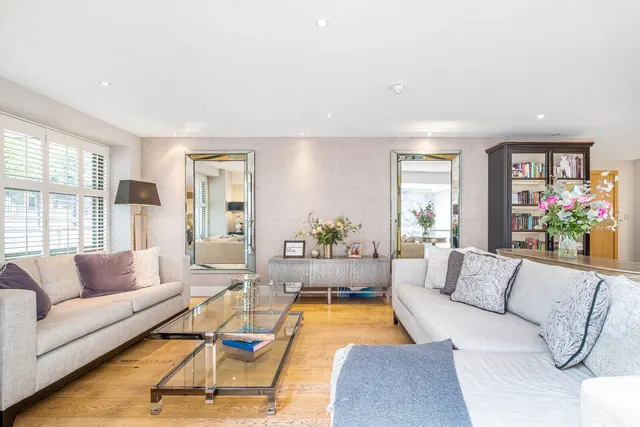 Wimbledon Hill Road, London, SW19, photo 2