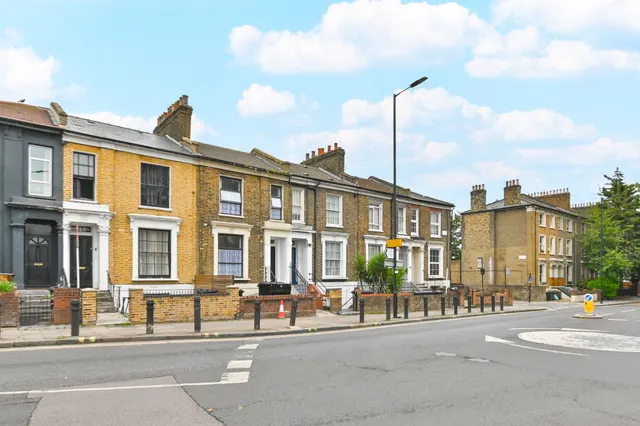 Photo 3 — Flat 4, 116 Dalston Lane, London