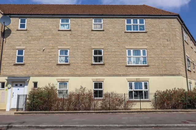 Kingfisher Court, Calne, photo 2