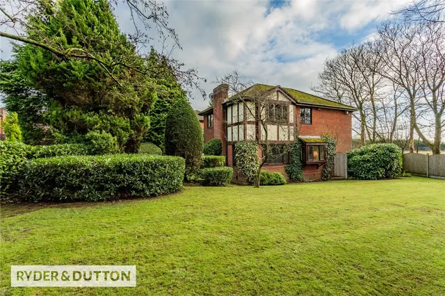 Sautridge Close, Slattocks, M24, photo 1