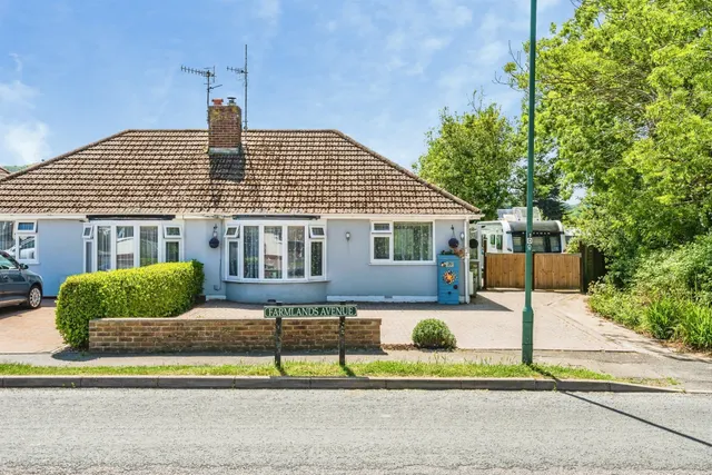 Photo 2 — Farmlands Avenue, Polegate