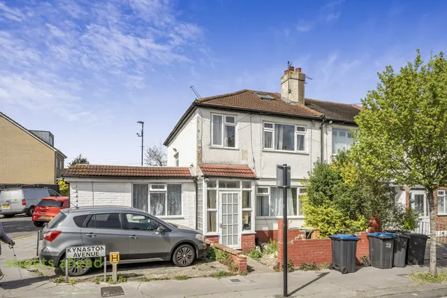 Kynaston Avenue, Thornton Heath, CR7, photo 1
