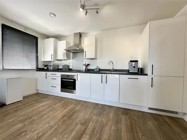 Photo 2 — Robertson Way, Basingstoke, Hampshire, RG21 6BJ