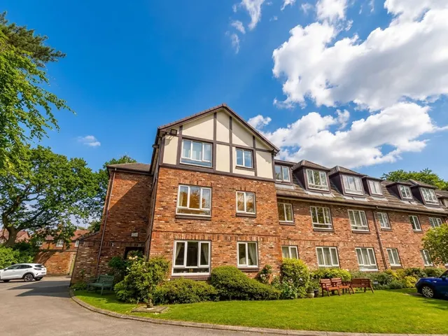 Beechwood Tabley Road, Knutsford, photo 1