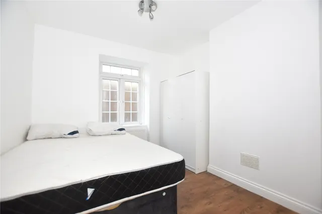 Portland Road, London, SE25, photo 3