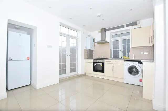 Portland Road, London, SE25, photo 2