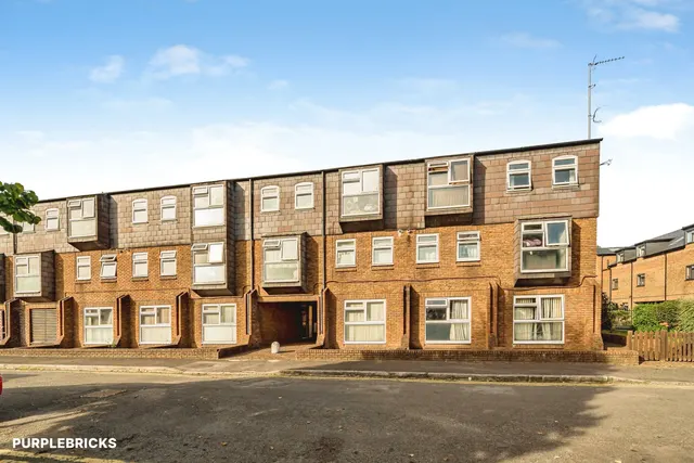 Baker Street, High Wycombe, HP11, photo 1