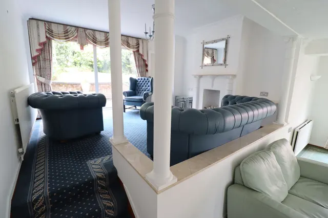 Elm Drive, Rayleigh, Essex, SS6 8AB, photo 1