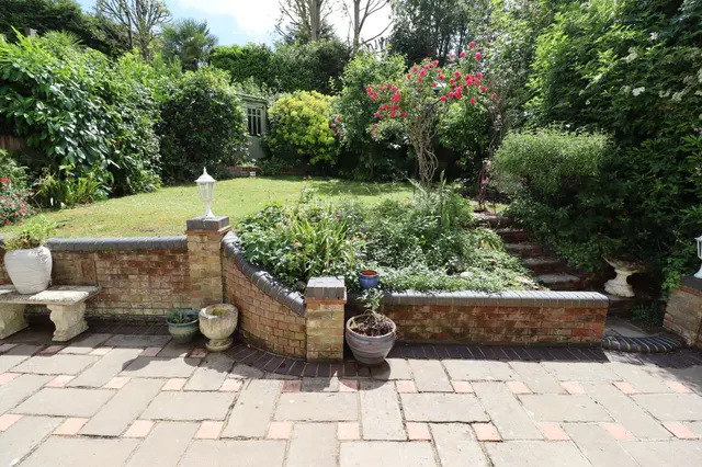 Photo 2 — Elm Drive, Rayleigh, Essex, SS6 8AB