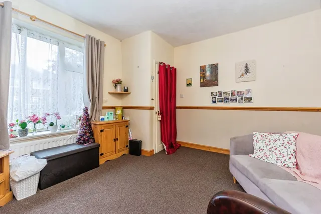 Lawrence Road, Urmston, M41, photo 3