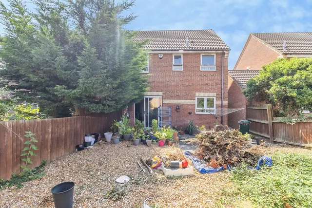 Photo 2 — Wardle Place, Oldbrook, Milton Keynes, Buckinghamshire, MK6
