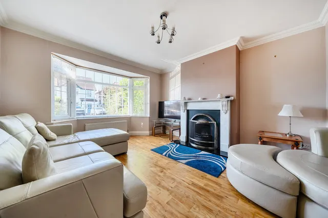 Denham Way, Denham, UB9, photo 2