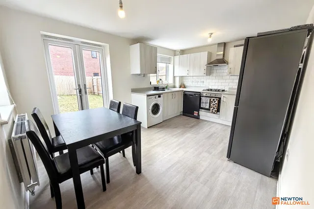 Noble Close, Gunthorpe, PE4, photo 2