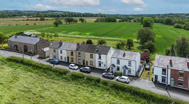 Platt Lane, Standish, photo 1