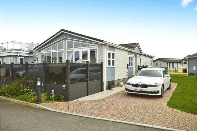 Peninsula Crescent, Hoo, Kent, ME3, photo 1