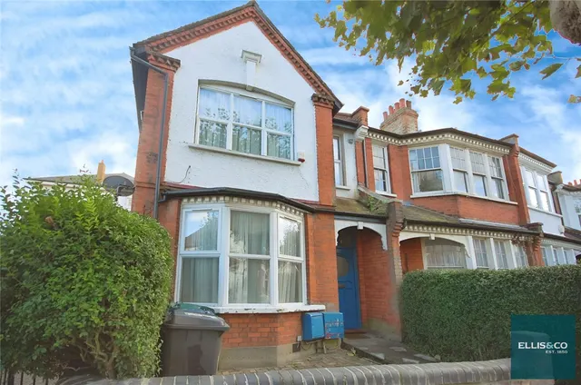 Rosemont Avenue, North Finchley, N12, photo 1