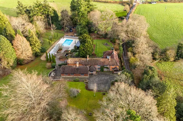Burrells Lane, Maresfield, TN22, photo 1