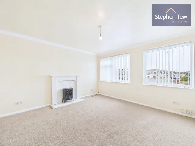 Clifton Drive, FY4, photo 2